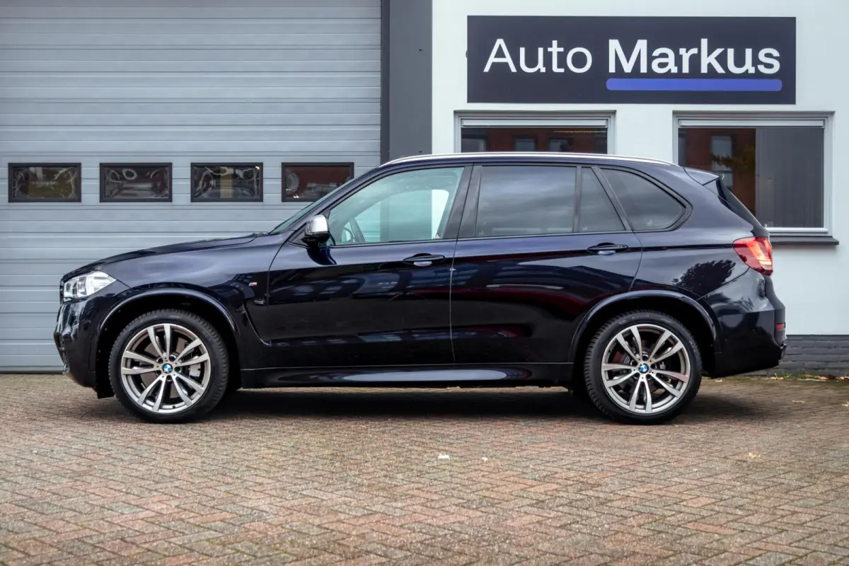 M50d|Pano|ACC|HUD|Memory|Trekhaak|Carbonschwarz|Adaptief onderstel|381PK