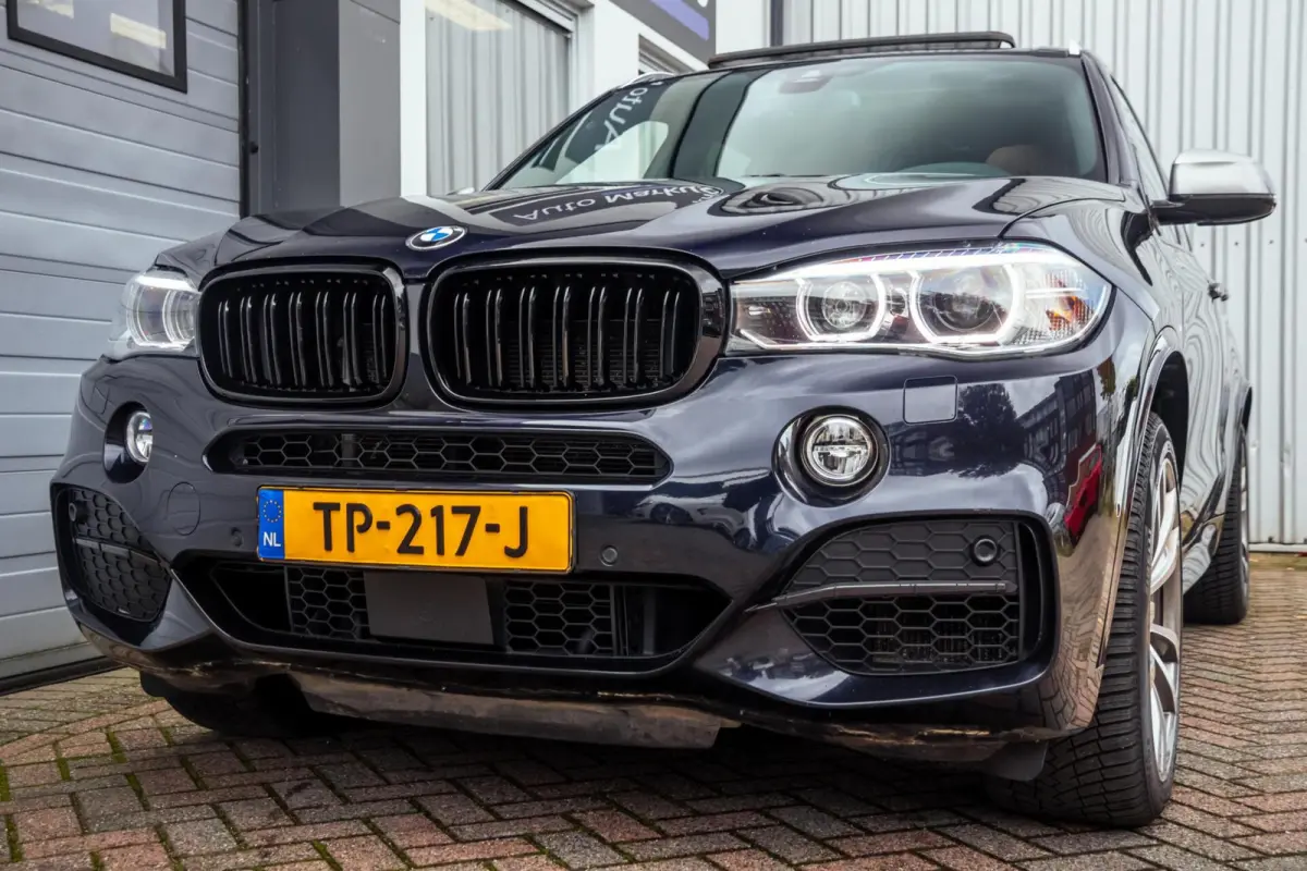 M50d|Pano|ACC|HUD|Memory|Trekhaak|Carbonschwarz|Adaptief onderstel|381PK