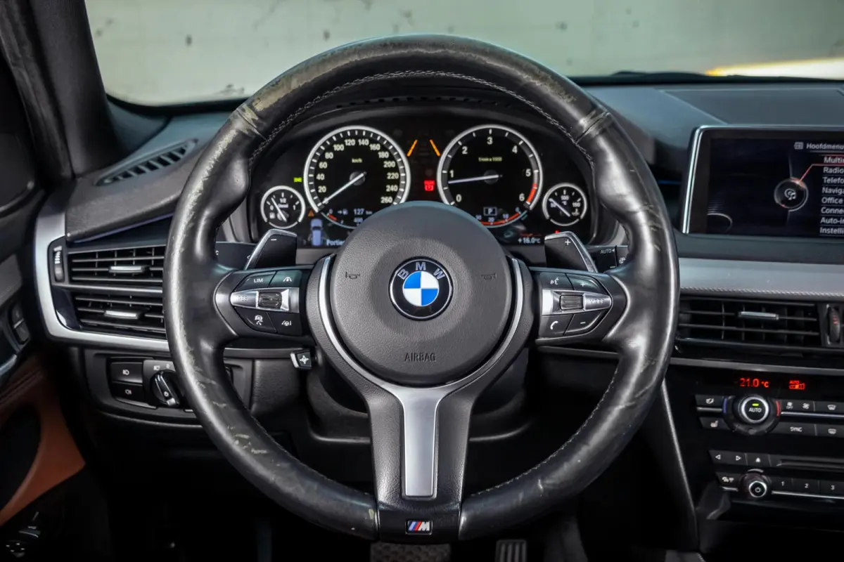 M50d|Pano|ACC|HUD|Memory|Trekhaak|Carbonschwarz|Adaptief onderstel|381PK