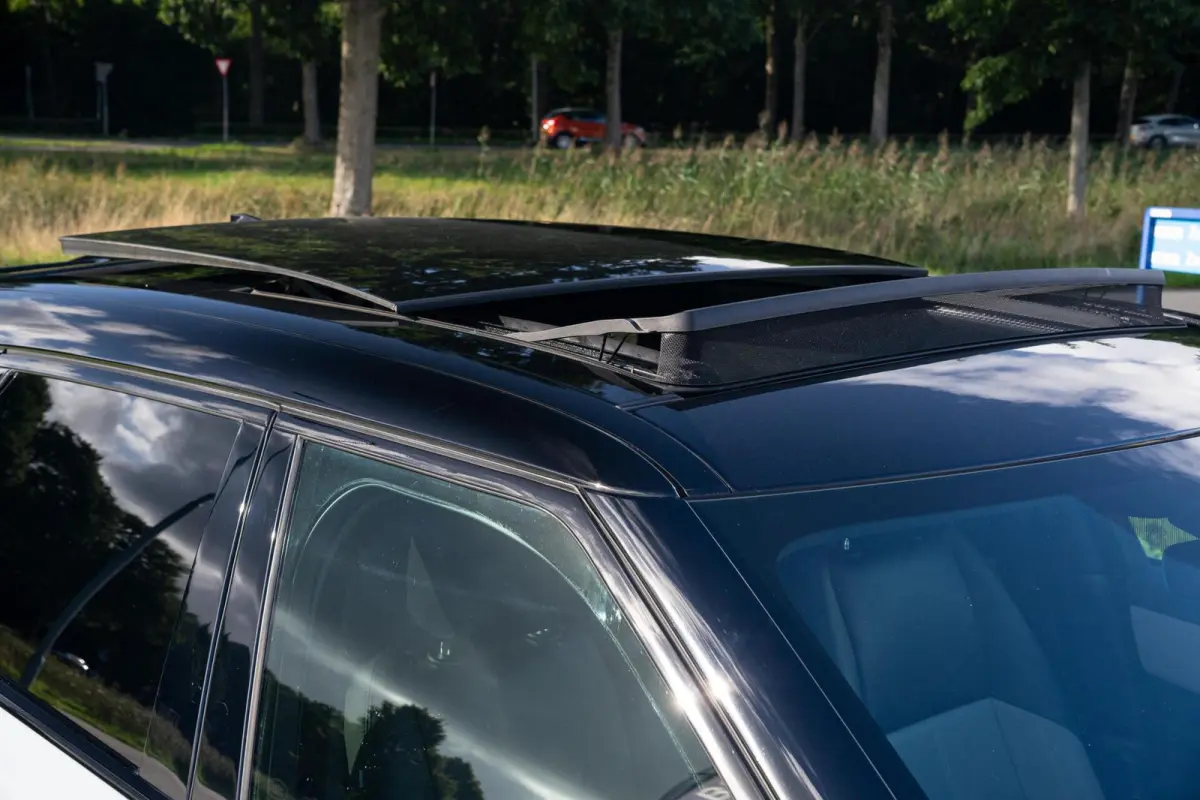P400e Hybride AWD R-Dynamic HSE|1 Eig|Org NL NAP|FaceLift|Panoramadak|Meridian|CarPlay|Leder Bi-Color|Arroios Grey|Dealer Onderhouden
