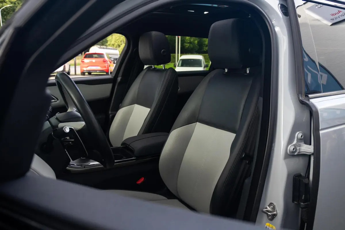P400e Hybride AWD R-Dynamic HSE|1 Eig|Org NL NAP|FaceLift|Panoramadak|Meridian|CarPlay|Leder Bi-Color|Arroios Grey|Dealer Onderhouden