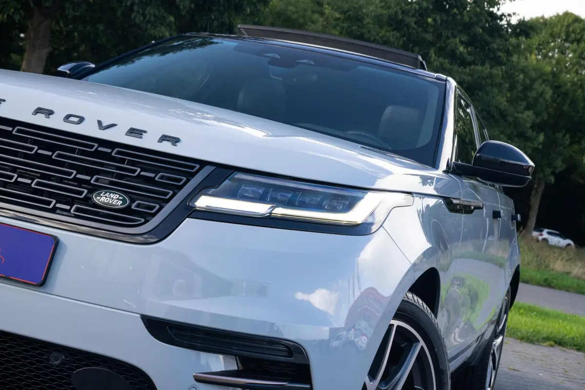 P400e Hybride AWD R-Dynamic HSE|1 Eig|Org NL NAP|FaceLift|Panoramadak|Meridian|CarPlay|Leder Bi-Color|Arroios Grey|Dealer Onderhouden