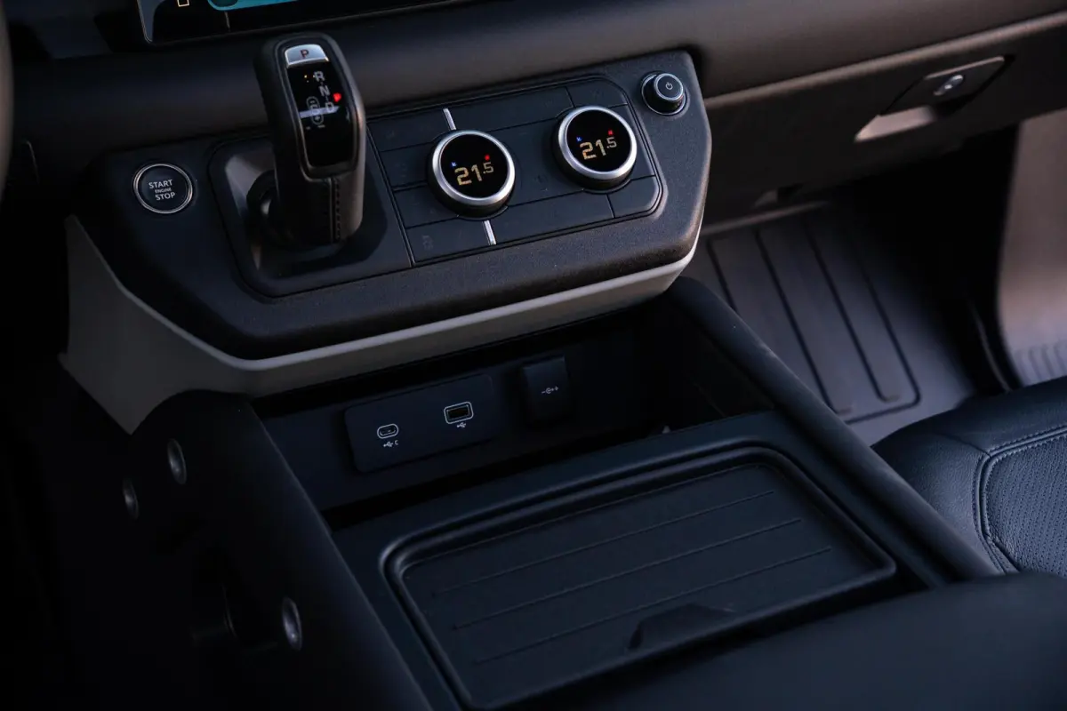 P400e Hybride X-Dynamic HSE Edition|1 Eigenaar|Org NL NAP|BTW|Panoramadak|Trekhaak|Luchtvering|CarPlay|Nieuwstaat|Dealer Onderhouden