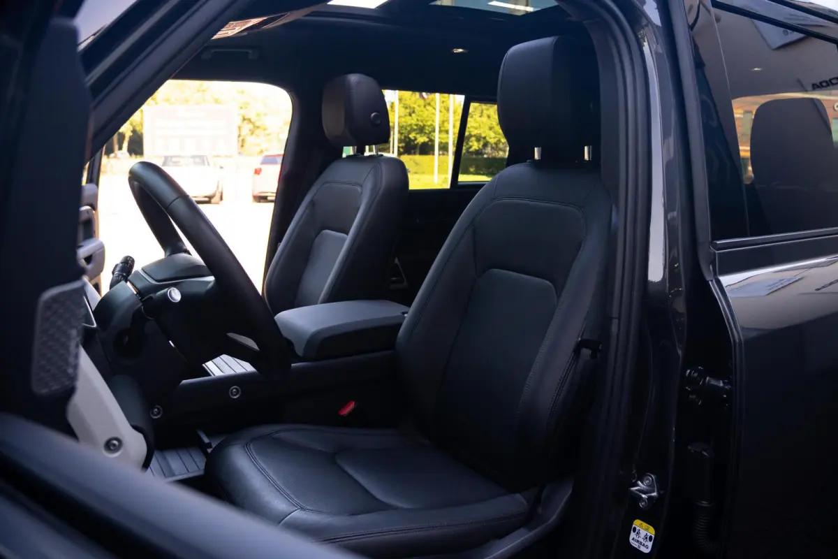 P400e Hybride X-Dynamic HSE Edition|1 Eigenaar|Org NL NAP|BTW|Panoramadak|Trekhaak|Luchtvering|CarPlay|Nieuwstaat|Dealer Onderhouden