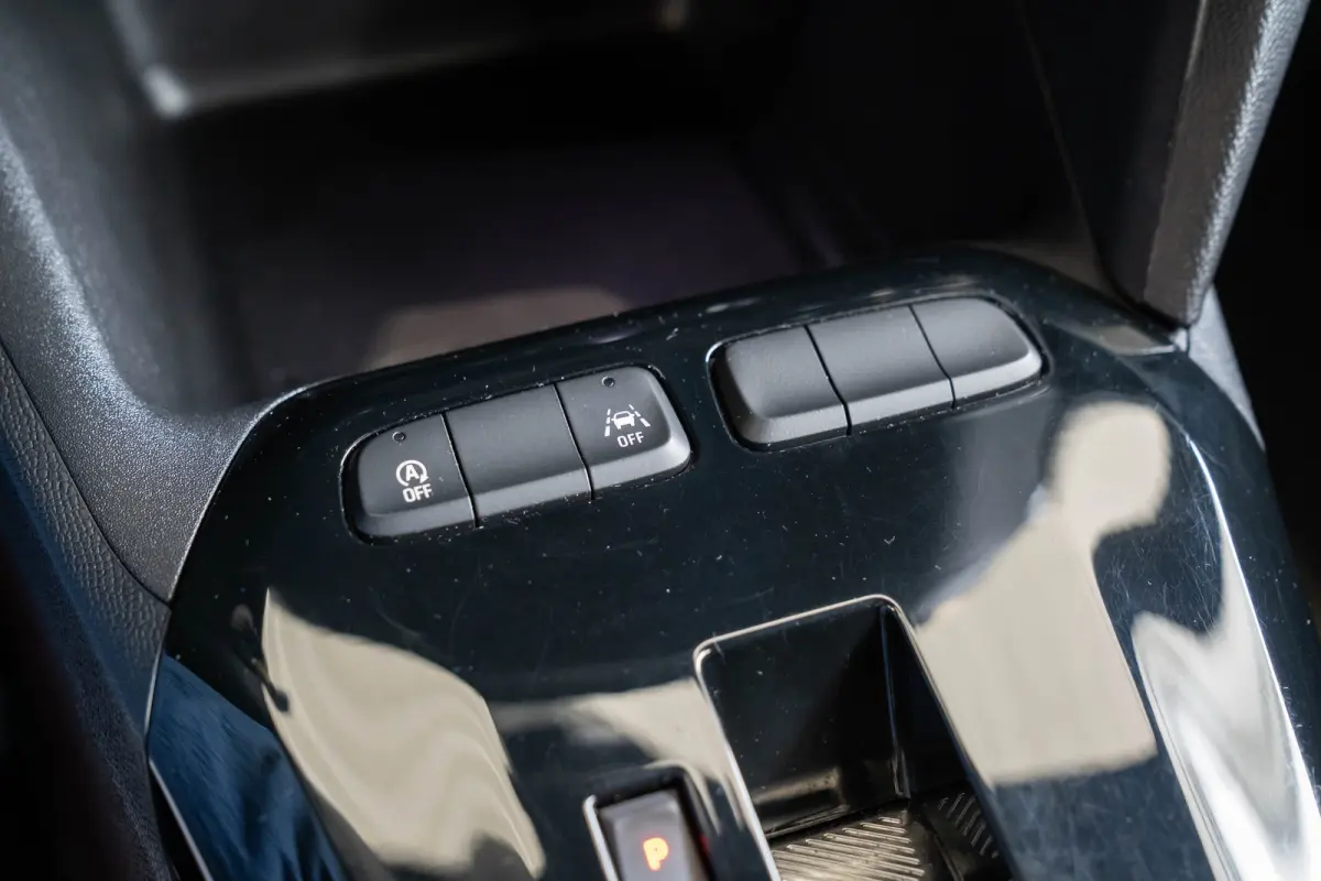 1.2 Turbo Hybrid GS Automaat | Camera | Parkeersensoren | Apple Carplay & Android Auto | Lichtmetalen velgen | Bluetooth |