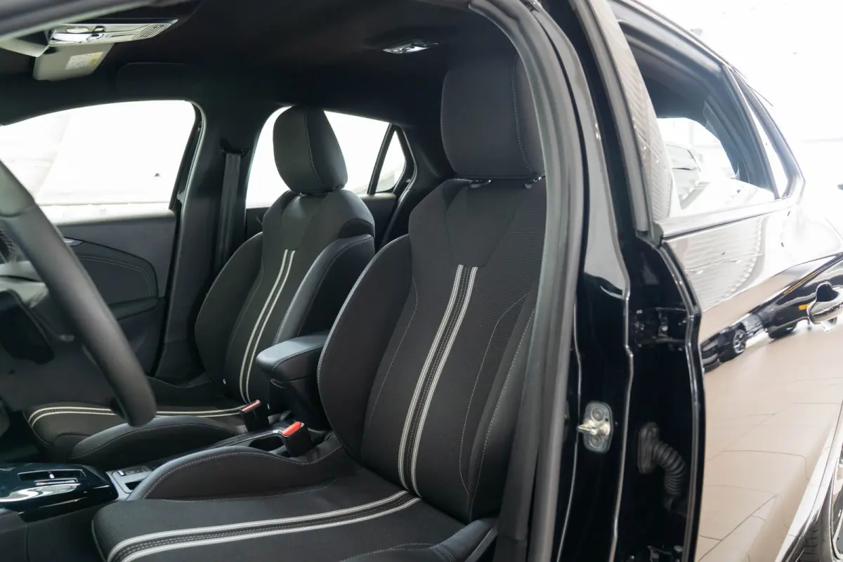 1.2 Turbo Hybrid GS Automaat | Camera | Parkeersensoren | Apple Carplay & Android Auto | Lichtmetalen velgen | Bluetooth |