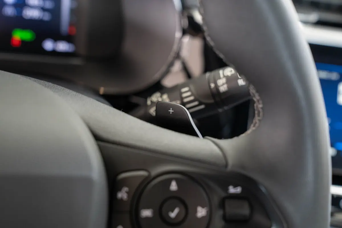 1.2 Turbo Hybrid GS Automaat | Camera | Parkeersensoren | Apple Carplay & Android Auto | Lichtmetalen velgen | Bluetooth |