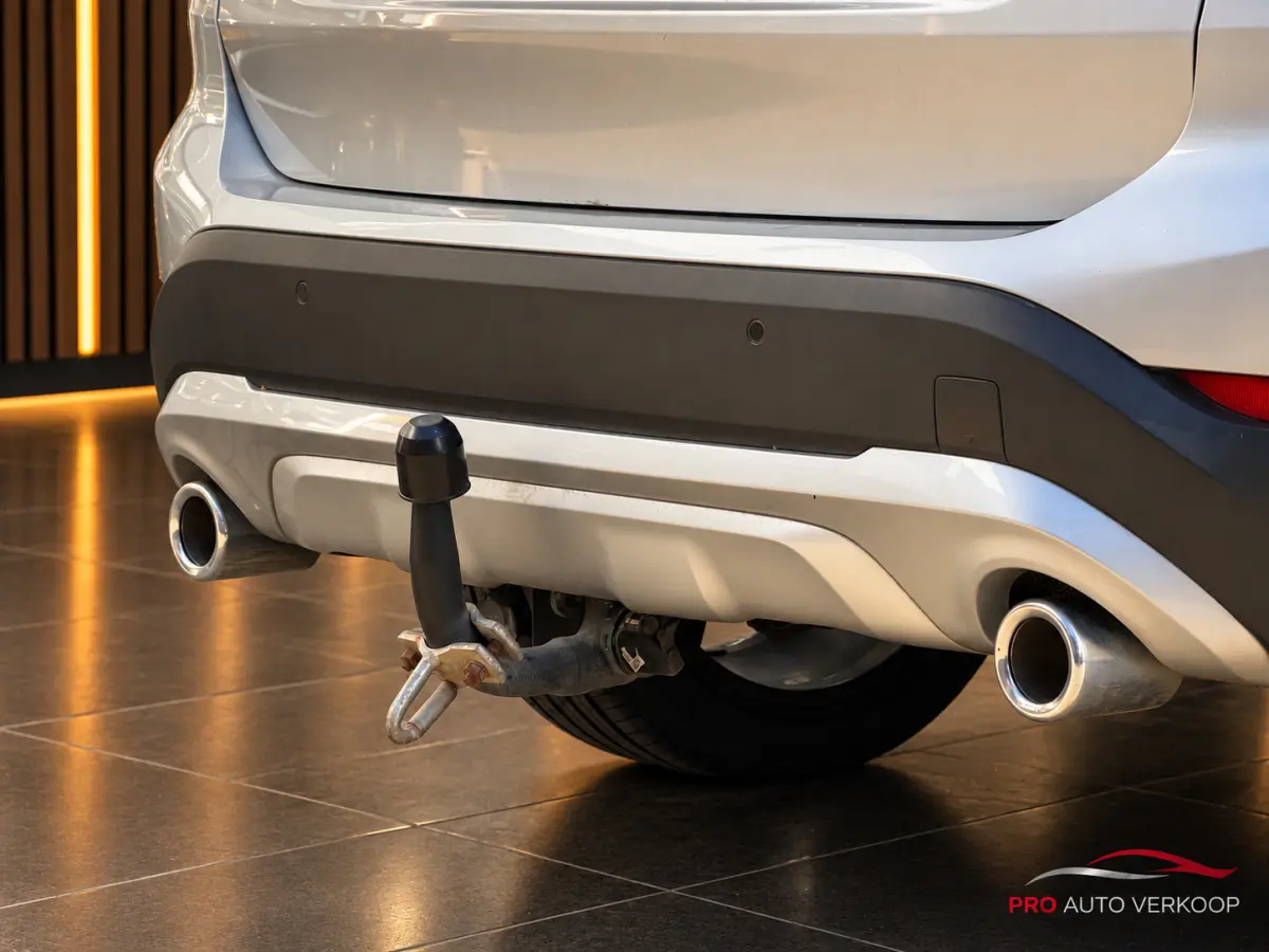 SDrive20i VDL Nedcar Edition M-Pakket_Pano_Trekh