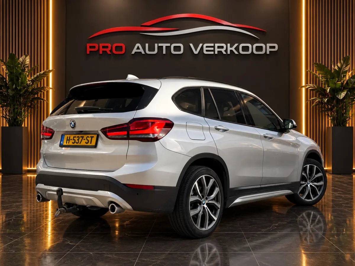SDrive20i VDL Nedcar Edition M-Pakket_Pano_Trekh