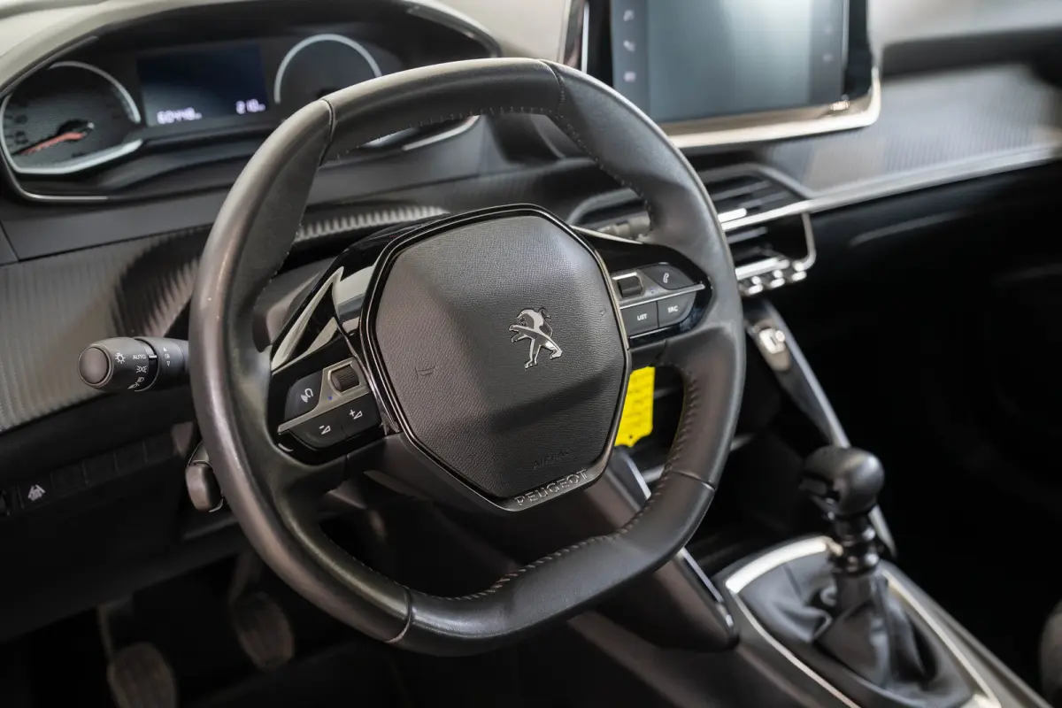 1.2 PureTech Active | Navigatie | Parkeersensoren | Apple Carplay & Android Auto | Bluetooth | Cruise Controle |