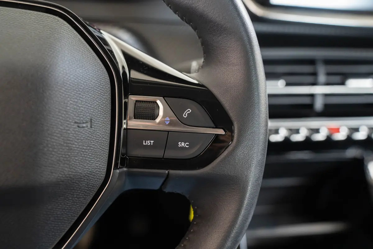 1.2 PureTech Active | Navigatie | Parkeersensoren | Apple Carplay & Android Auto | Bluetooth | Cruise Controle |