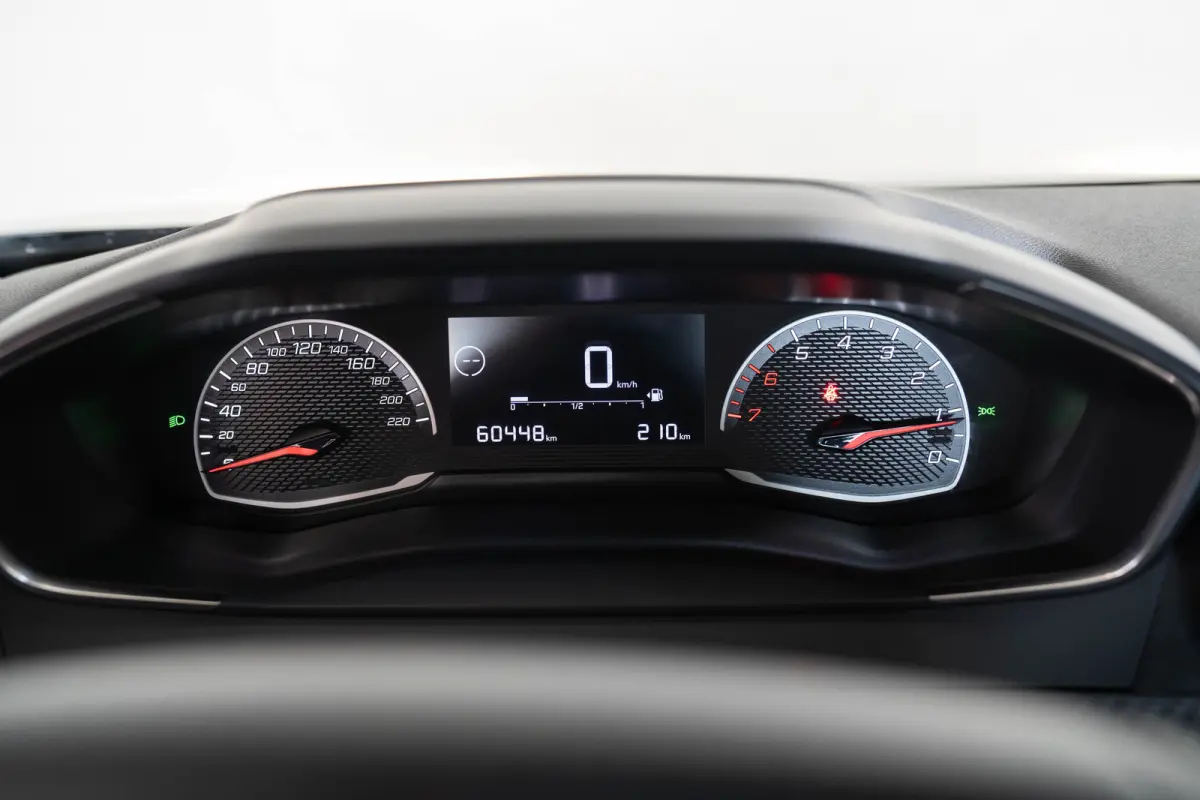 1.2 PureTech Active | Navigatie | Parkeersensoren | Apple Carplay & Android Auto | Bluetooth | Cruise Controle |