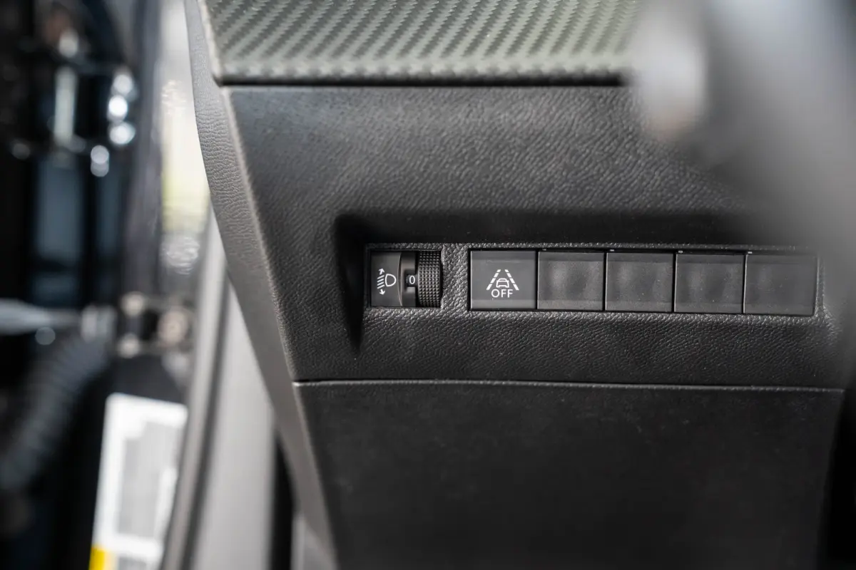 1.2 PureTech Active | Navigatie | Parkeersensoren | Apple Carplay & Android Auto | Bluetooth | Cruise Controle |