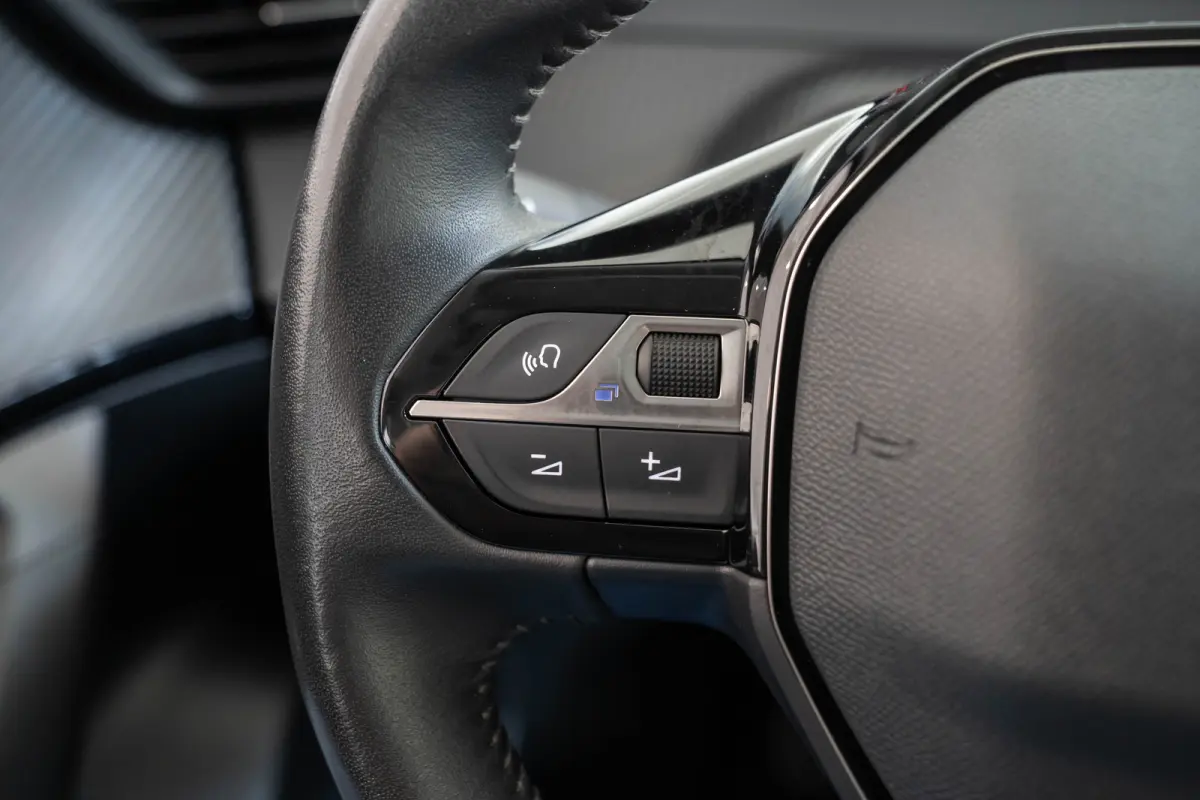 1.2 PureTech Active | Navigatie | Parkeersensoren | Apple Carplay & Android Auto | Bluetooth | Cruise Controle |