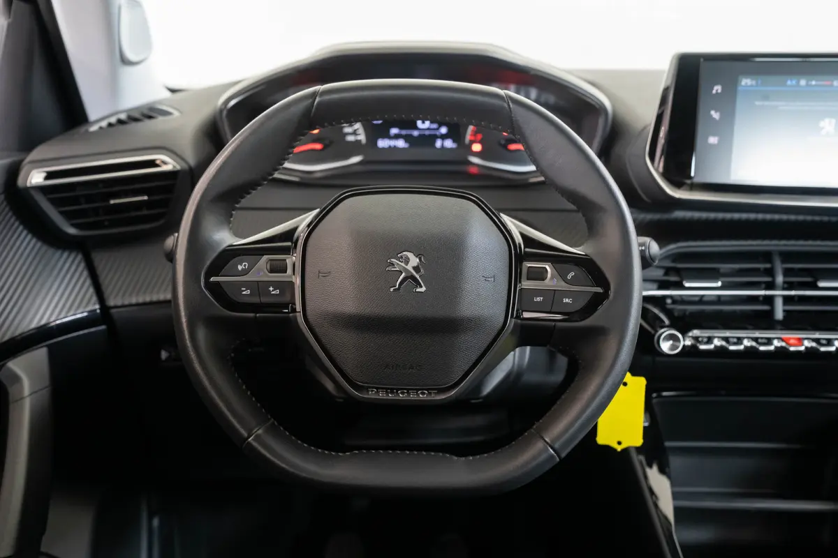 1.2 PureTech Active | Navigatie | Parkeersensoren | Apple Carplay & Android Auto | Bluetooth | Cruise Controle |