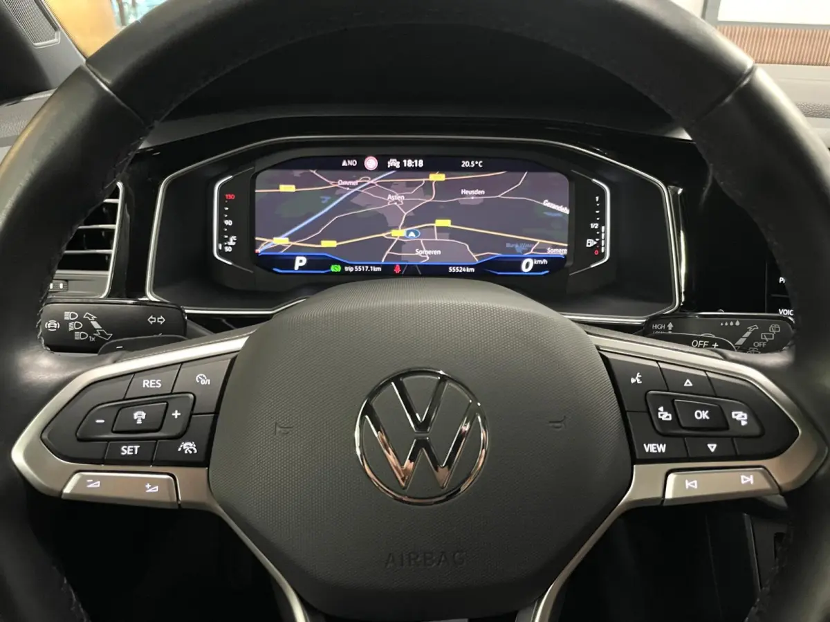 1.5 TSI R-Line Black Style/ Cam/ Pano/ IQ LED/ 18''LMV