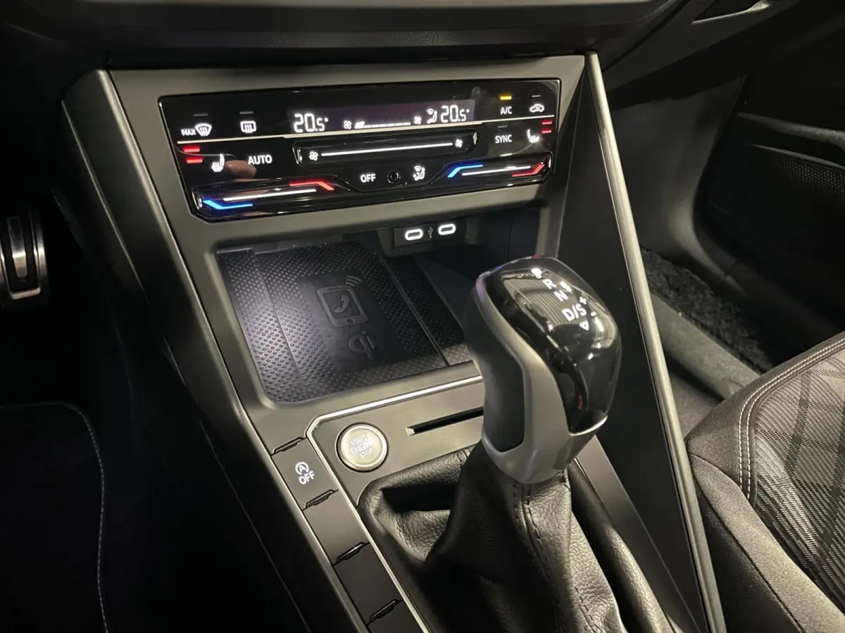 1.5 TSI R-Line Black Style/ Cam/ Pano/ IQ LED/ 18''LMV