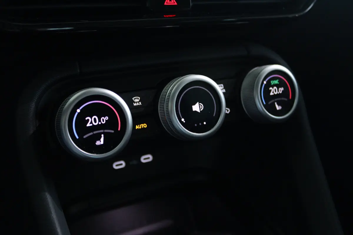 1.5 TSI MHEV Business Edition | Achteruitrijcamera | Airco separaat achter | Apple Carplay/Android Auto|telefoonintegratie premium