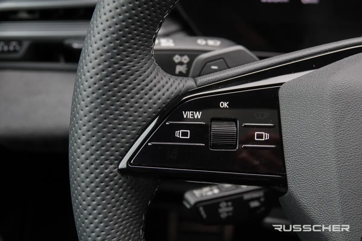 Edition One | 299Pk | quattro | S-Line | Plug-In Hybrid | 360° Camera | Spoiler pack | 22'' | Mythos Black