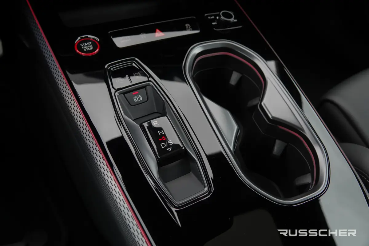 Edition One | 299Pk | quattro | S-Line | Plug-In Hybrid | 360° Camera | Spoiler pack | 22'' | Mythos Black