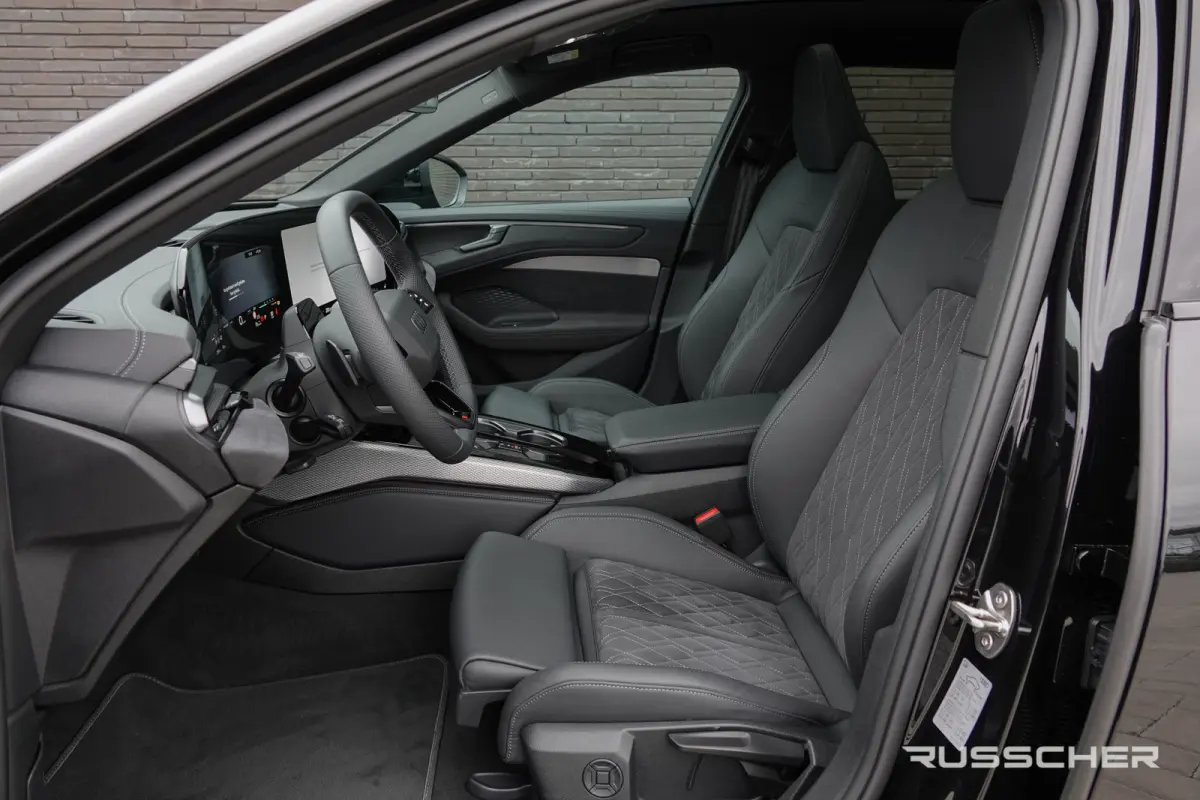 Edition One | 299Pk | quattro | S-Line | Plug-In Hybrid | 360° Camera | Spoiler pack | 22'' | Mythos Black