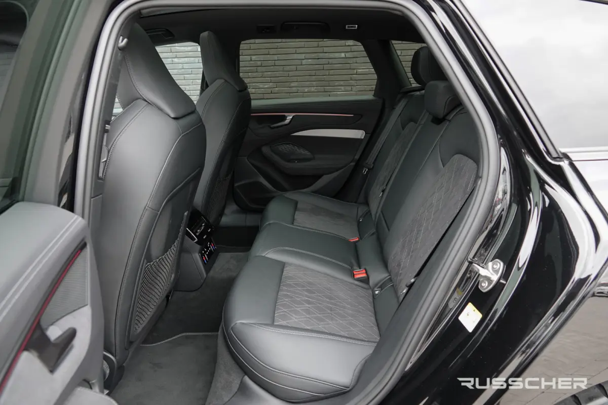 Edition One | 299Pk | quattro | S-Line | Plug-In Hybrid | 360° Camera | Spoiler pack | 22'' | Mythos Black