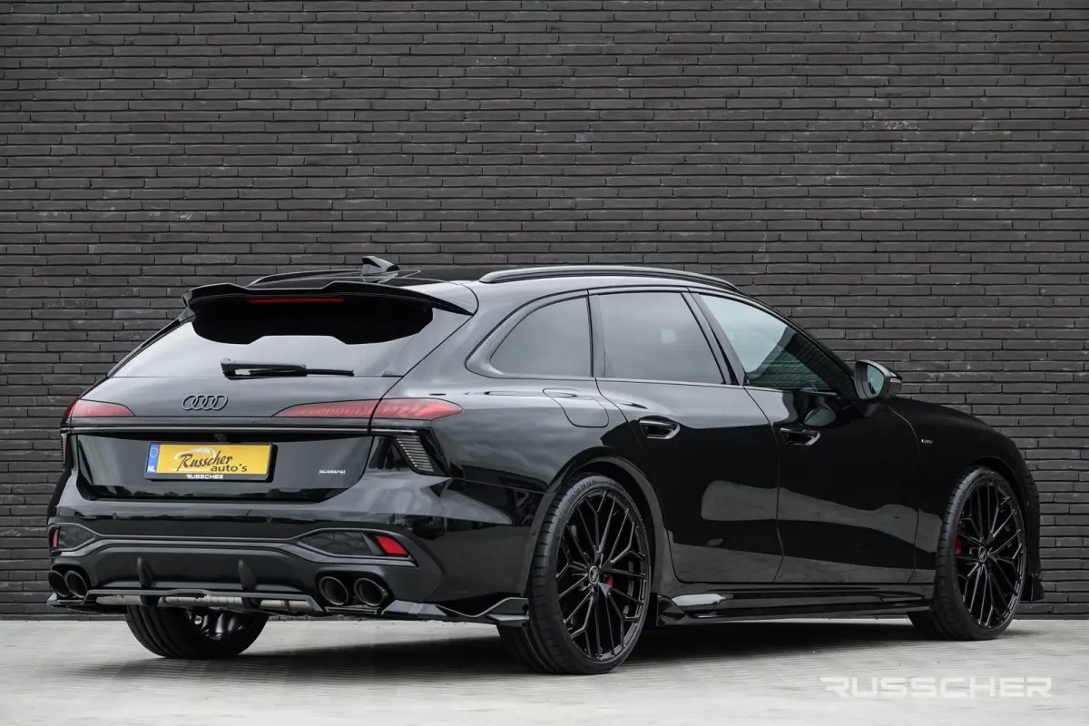 Edition One | 299Pk | quattro | S-Line | Plug-In Hybrid | 360° Camera | Spoiler pack | 22'' | Mythos Black