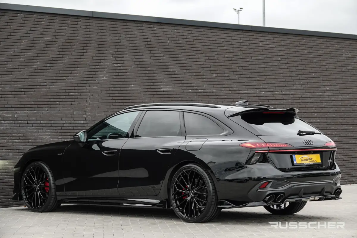 Edition One | 299Pk | quattro | S-Line | Plug-In Hybrid | 360° Camera | Spoiler pack | 22'' | Mythos Black