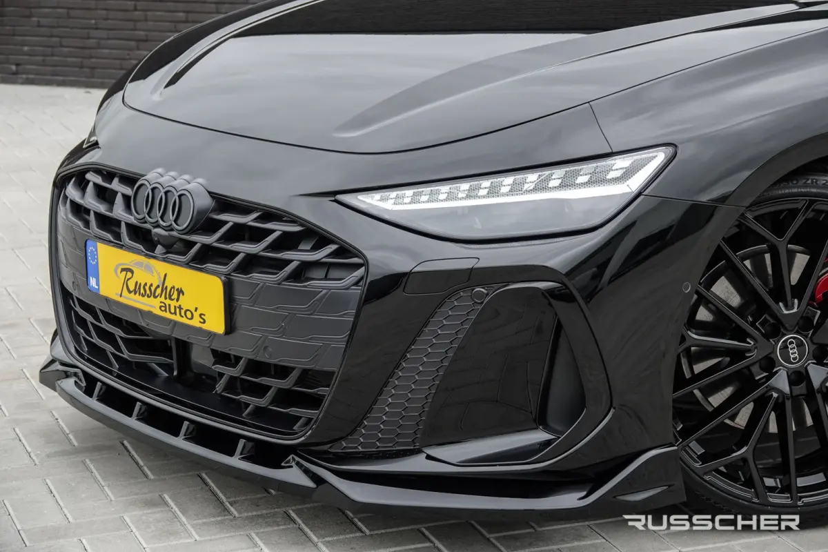 Edition One | 299Pk | quattro | S-Line | Plug-In Hybrid | 360° Camera | Spoiler pack | 22'' | Mythos Black