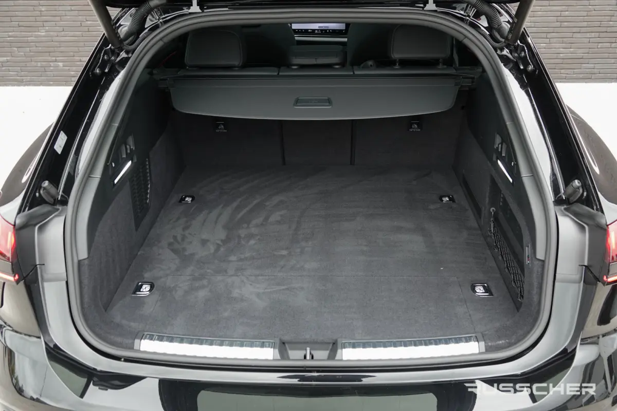 Edition One | 299Pk | quattro | S-Line | Plug-In Hybrid | 360° Camera | Spoiler pack | 22'' | Mythos Black