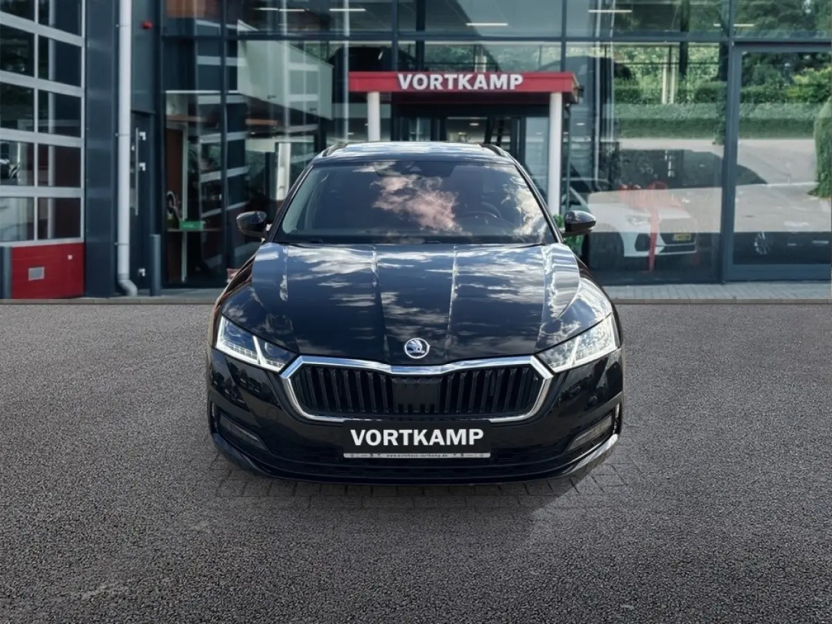 2.0 TDI DSG AMBITION PANO-DAK/TREKHAAK/PDC/ACC/STOEL+STUURVERW