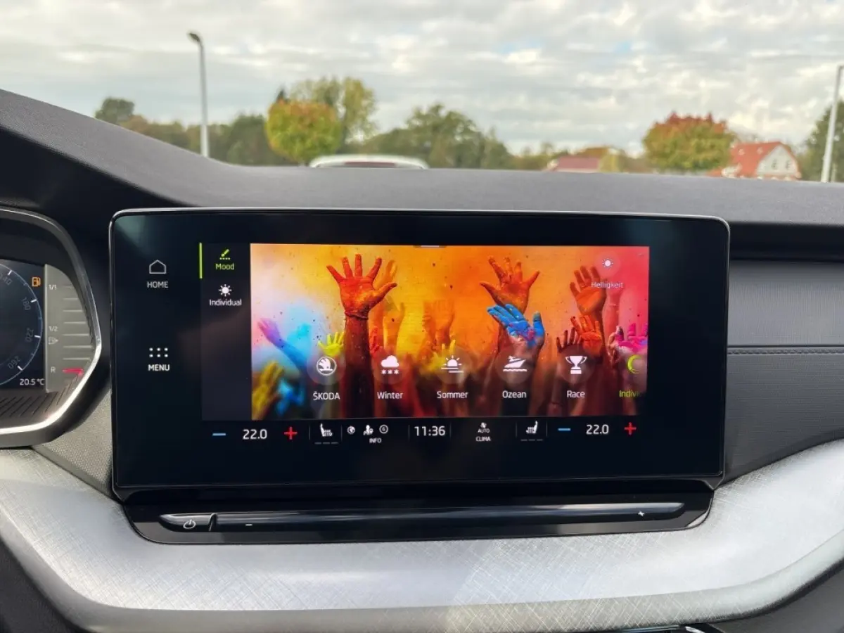 2.0 TDI DSG AMBITION PANO-DAK/TREKHAAK/PDC/ACC/STOEL+STUURVERW