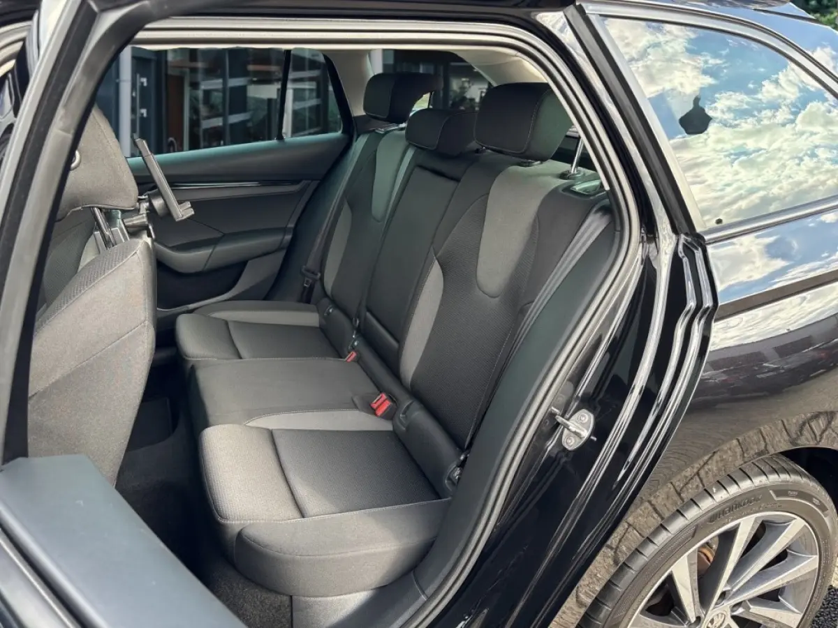 2.0 TDI DSG AMBITION PANO-DAK/TREKHAAK/PDC/ACC/STOEL+STUURVERW