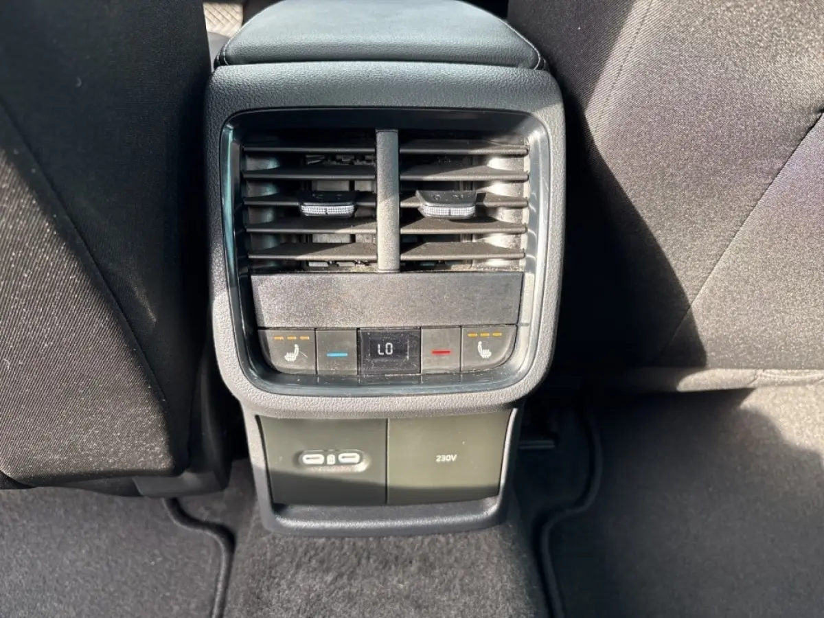 2.0 TDI DSG AMBITION PANO-DAK/TREKHAAK/PDC/ACC/STOEL+STUURVERW