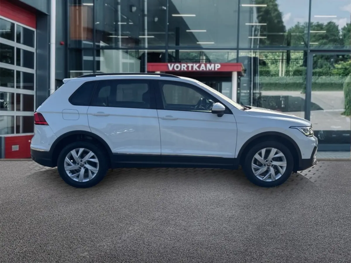 2.0 TDI 4MOTION LIFE PDC/ACC/STANDKACHEL/STOEL+STUURVERW/NAVI