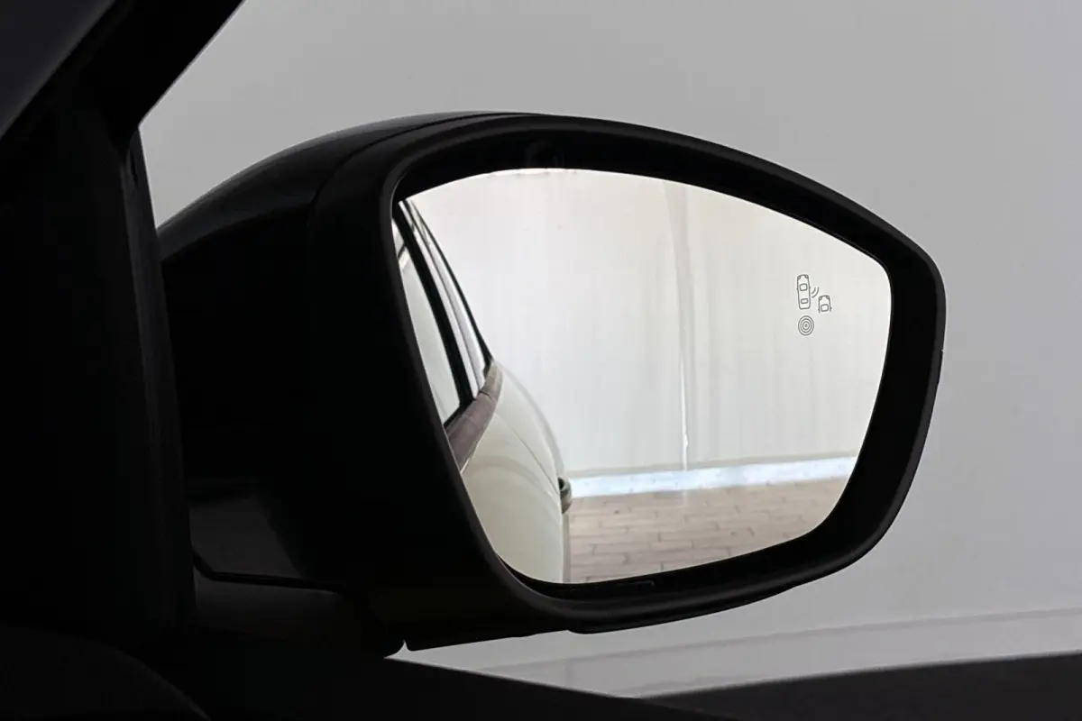 1.2 Hybrid 110 e-DCS6 Allure Camera Dodehoek Adaptive Cruise