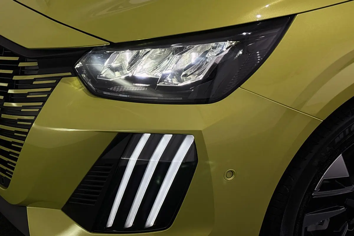 1.2 Hybrid 110 e-DCS6 Allure Camera Dodehoek Adaptive Cruise