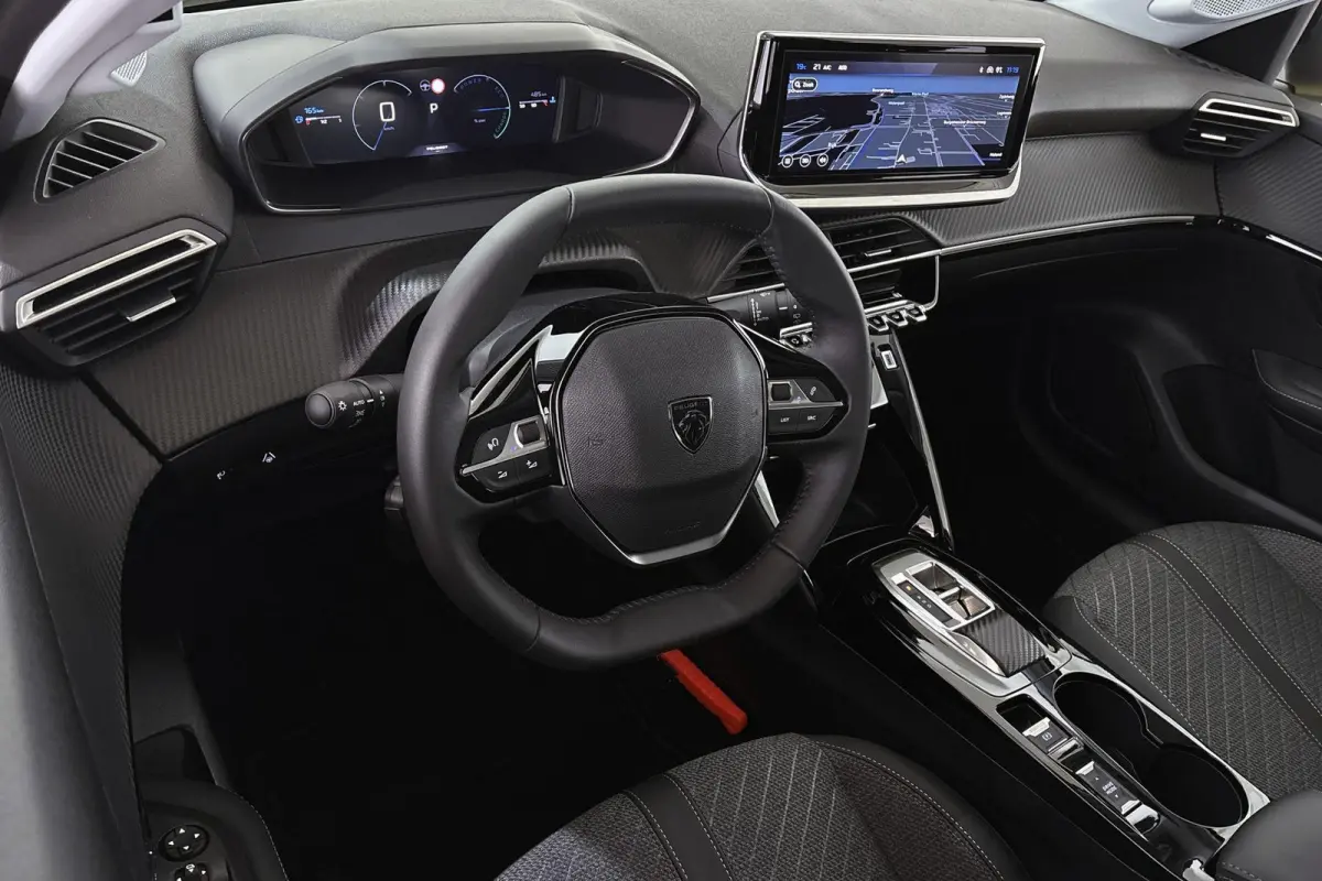 1.2 Hybrid 110 e-DCS6 Allure Camera Dodehoek Adaptive Cruise