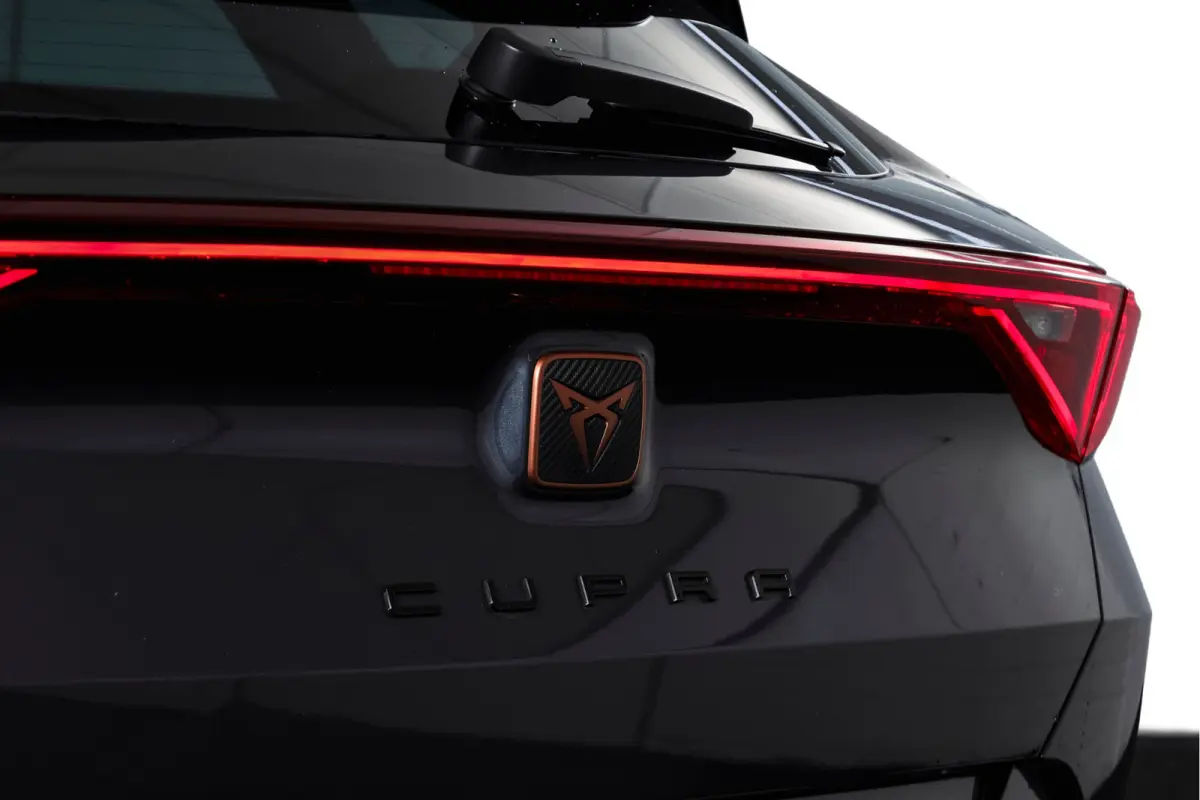 1.4 e-Hybrid 245 PK VZ Performance | Elek. Trekhaak | Dig. Cockpit | Adapt. Cruise | Stoel-+Stuurverw. | PDC | Camera | NAV + Carplay / Android |  LED | LM 19" |
