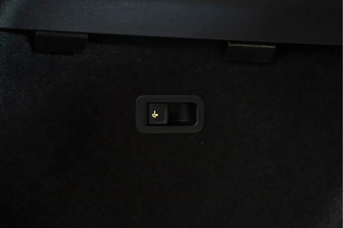1.4 e-Hybrid 245 PK VZ Performance | Elek. Trekhaak | Dig. Cockpit | Adapt. Cruise | Stoel-+Stuurverw. | PDC | Camera | NAV + Carplay / Android |  LED | LM 19" |