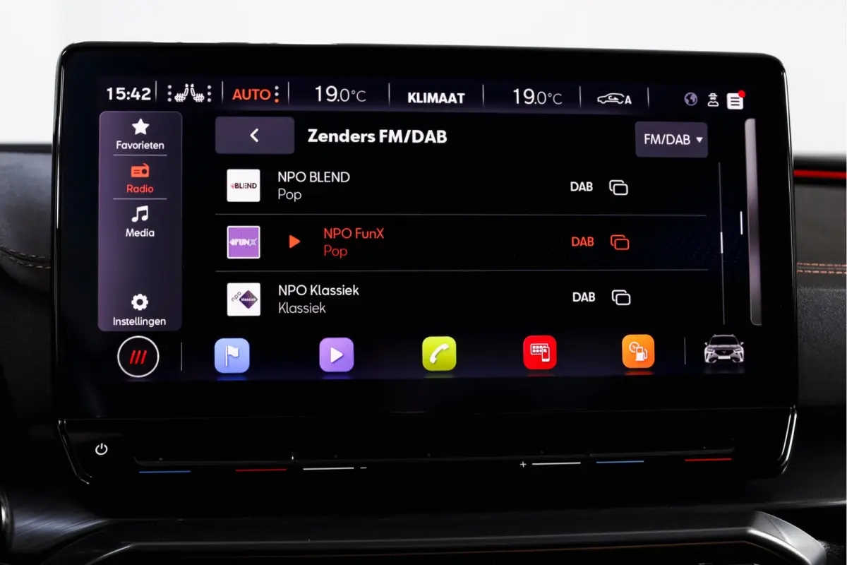 1.4 e-Hybrid 245 PK VZ Performance | Elek. Trekhaak | Dig. Cockpit | Adapt. Cruise | Stoel-+Stuurverw. | PDC | Camera | NAV + Carplay / Android |  LED | LM 19" |