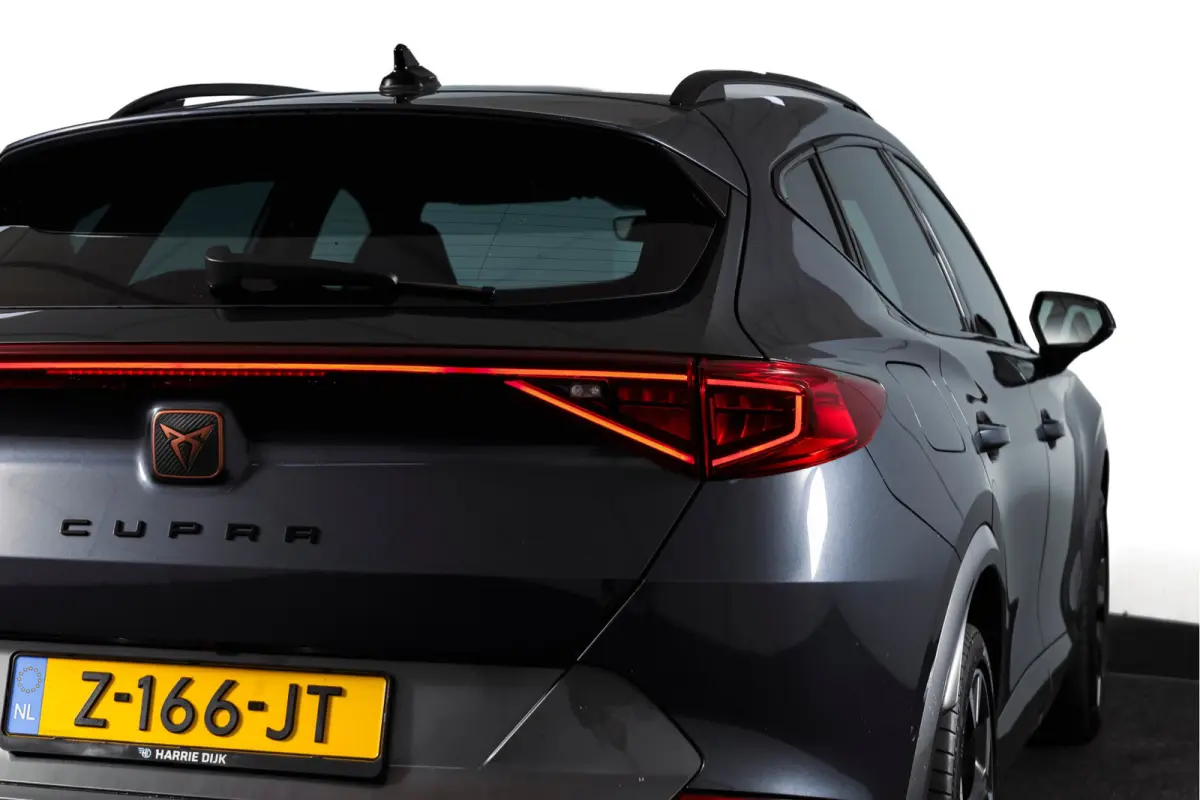 1.4 e-Hybrid 245 PK VZ Performance | Elek. Trekhaak | Dig. Cockpit | Adapt. Cruise | Stoel-+Stuurverw. | PDC | Camera | NAV + Carplay / Android |  LED | LM 19" |