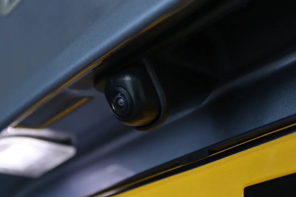 Premium 65.4 kWh | Achterspoiler | Achterstoelen verwarmd | Achteruitrijcamera