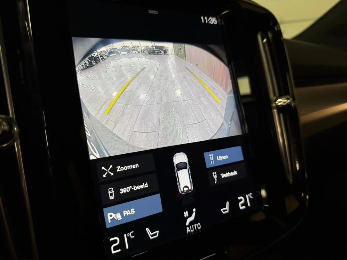 T2 Aut. R-Design Luxury | Vol! | Trekhaak | Schuifdak | 360 Camera | Harman Kardon | All Season banden | Adaptieve Cruise Control | Pilot Assist | Bestuurdersstoel elektrisch geheugen | Stoe