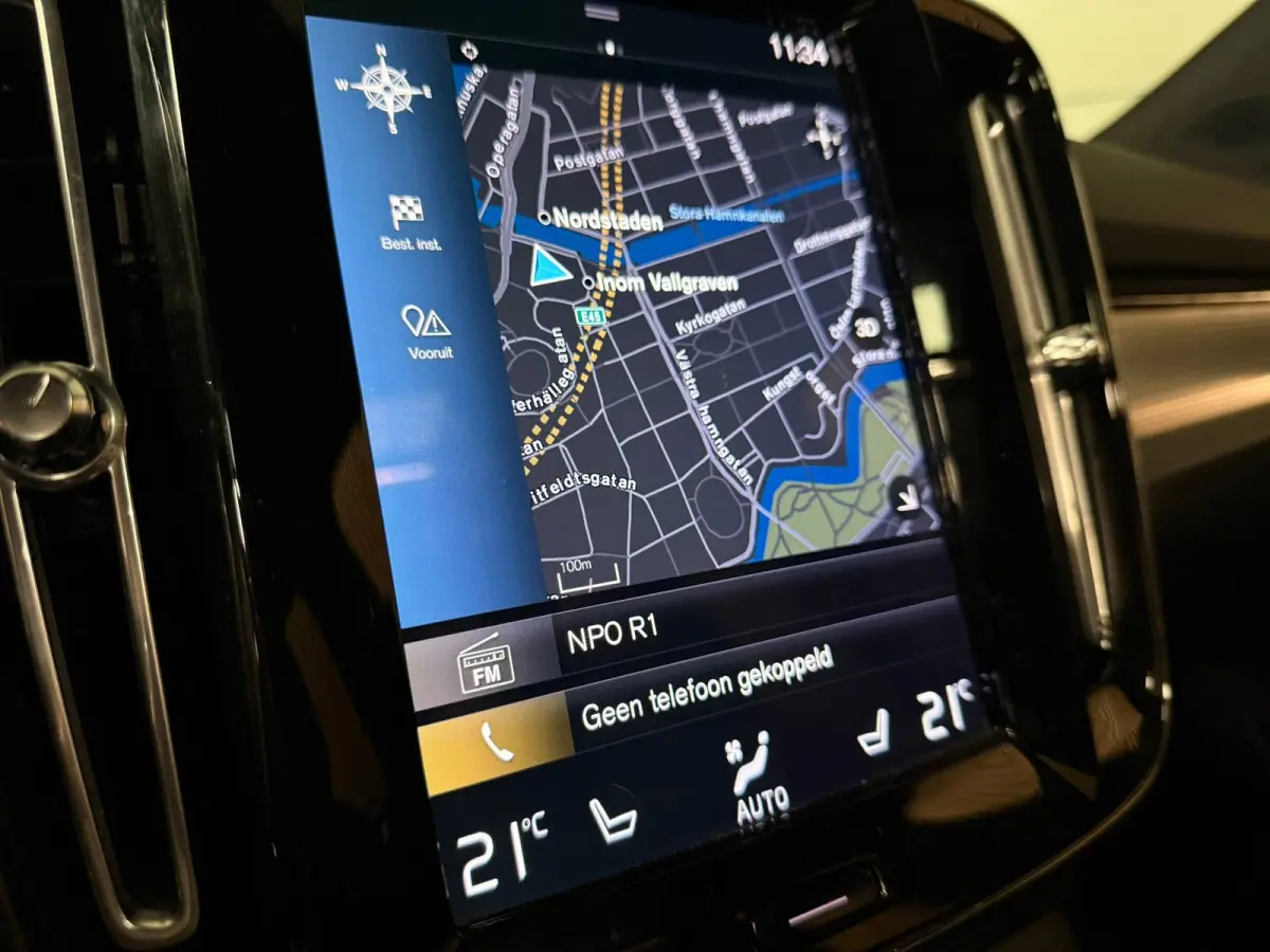 T2 Aut. R-Design Luxury | Vol! | Trekhaak | Schuifdak | 360 Camera | Harman Kardon | All Season banden | Adaptieve Cruise Control | Pilot Assist | Bestuurdersstoel elektrisch geheugen | Stoe