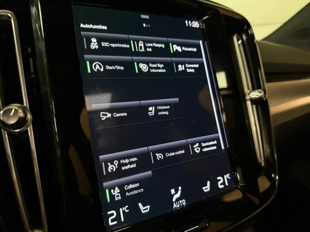 T2 Aut. R-Design Luxury | Vol! | Trekhaak | Schuifdak | 360 Camera | Harman Kardon | All Season banden | Adaptieve Cruise Control | Pilot Assist | Bestuurdersstoel elektrisch geheugen | Stoe