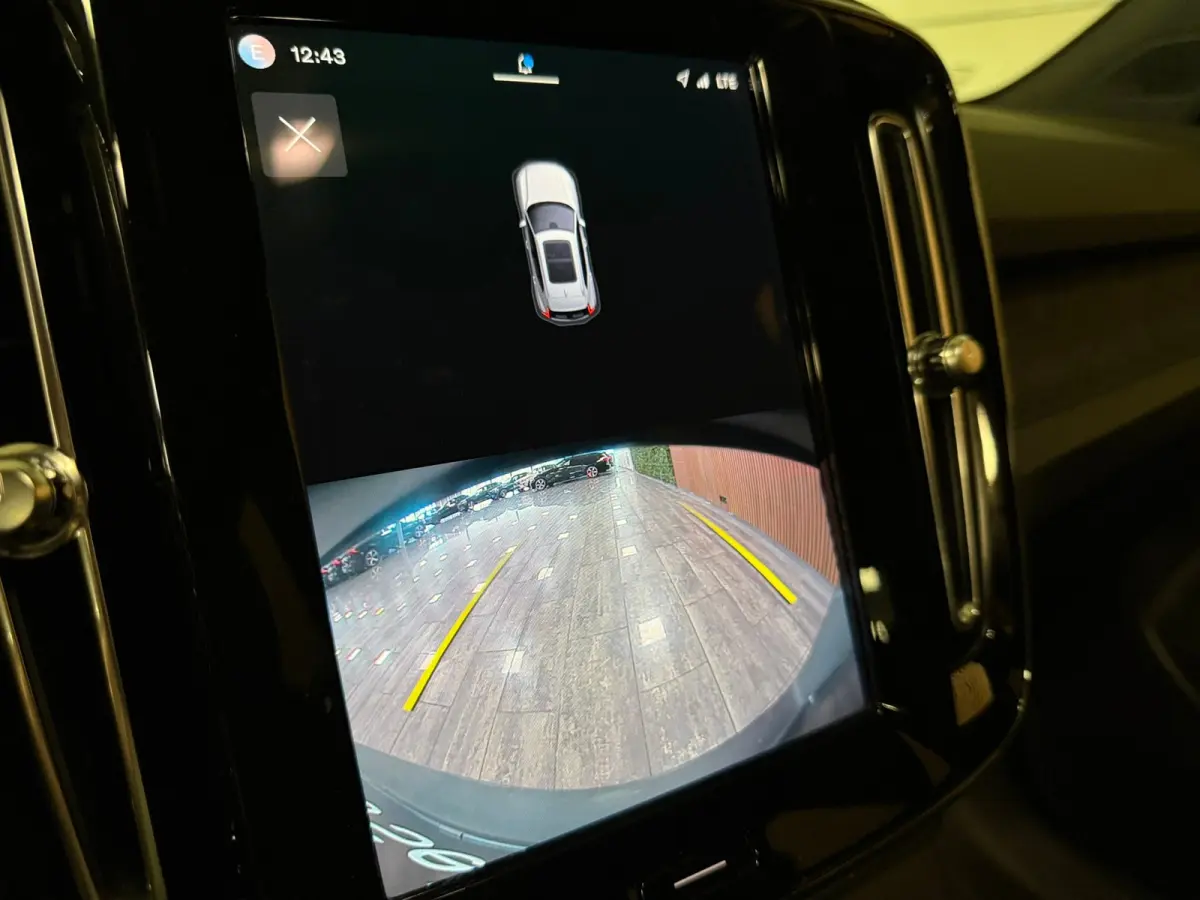 Plus | Trekhaak | All Season banden | Adaptieve Cruise Control | Stoel en Stuurwielverwarming | 19 inch | Parkeercamera | Pilot Assist | BLIS Dode Hoek Detectie | Textiel City Canvas bekledi