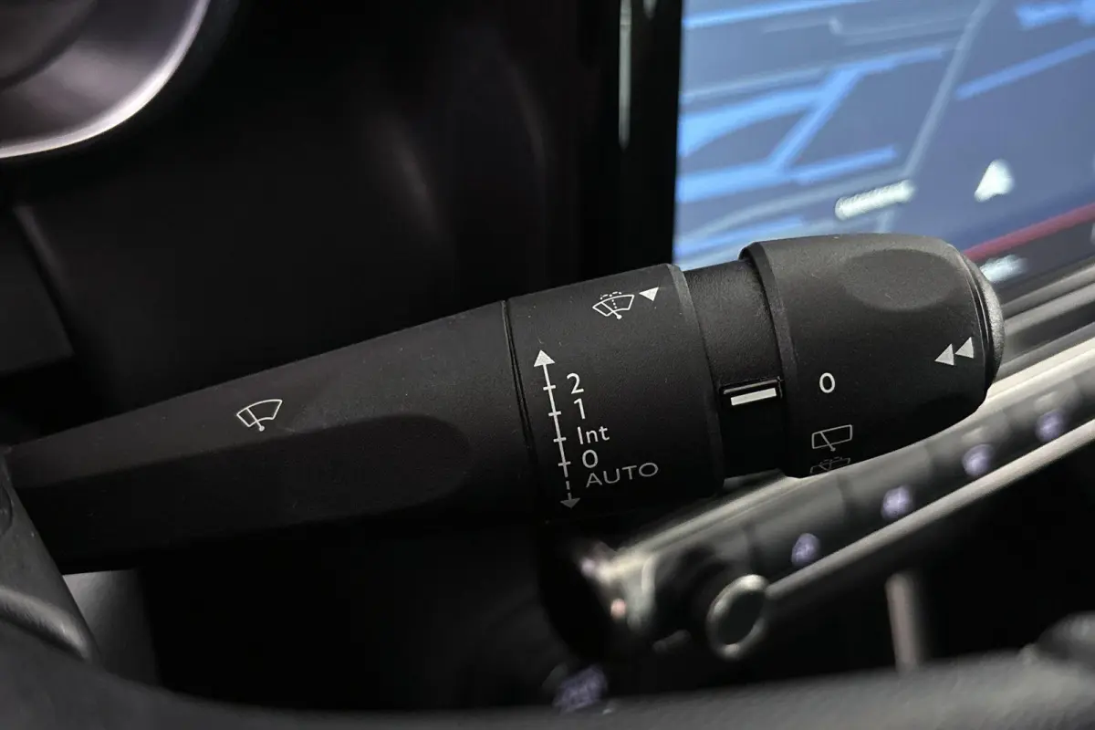1.2 PureTech S&S Shine Keyless Apple CarPlay