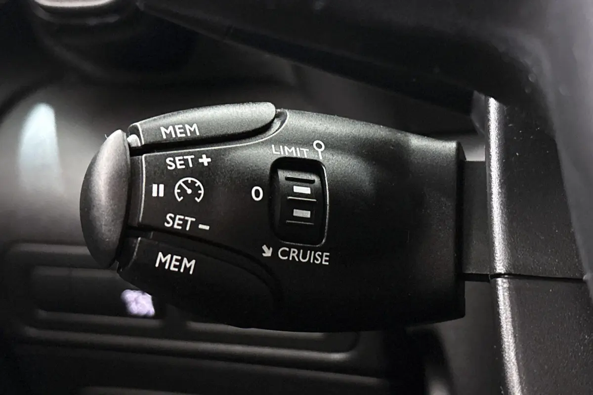 1.2 PureTech S&S Shine Keyless Apple CarPlay