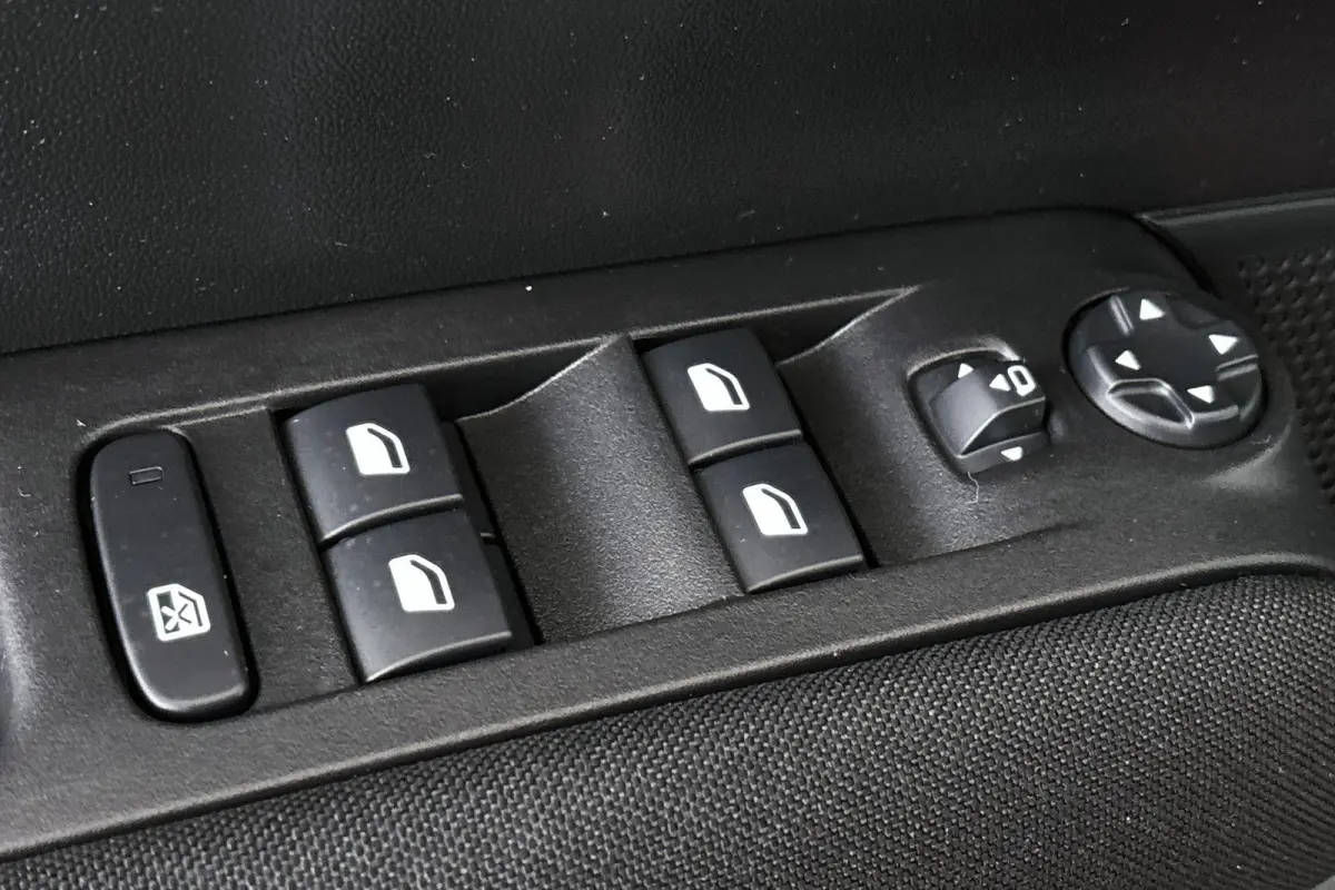 1.2 PureTech S&S Shine Keyless Apple CarPlay